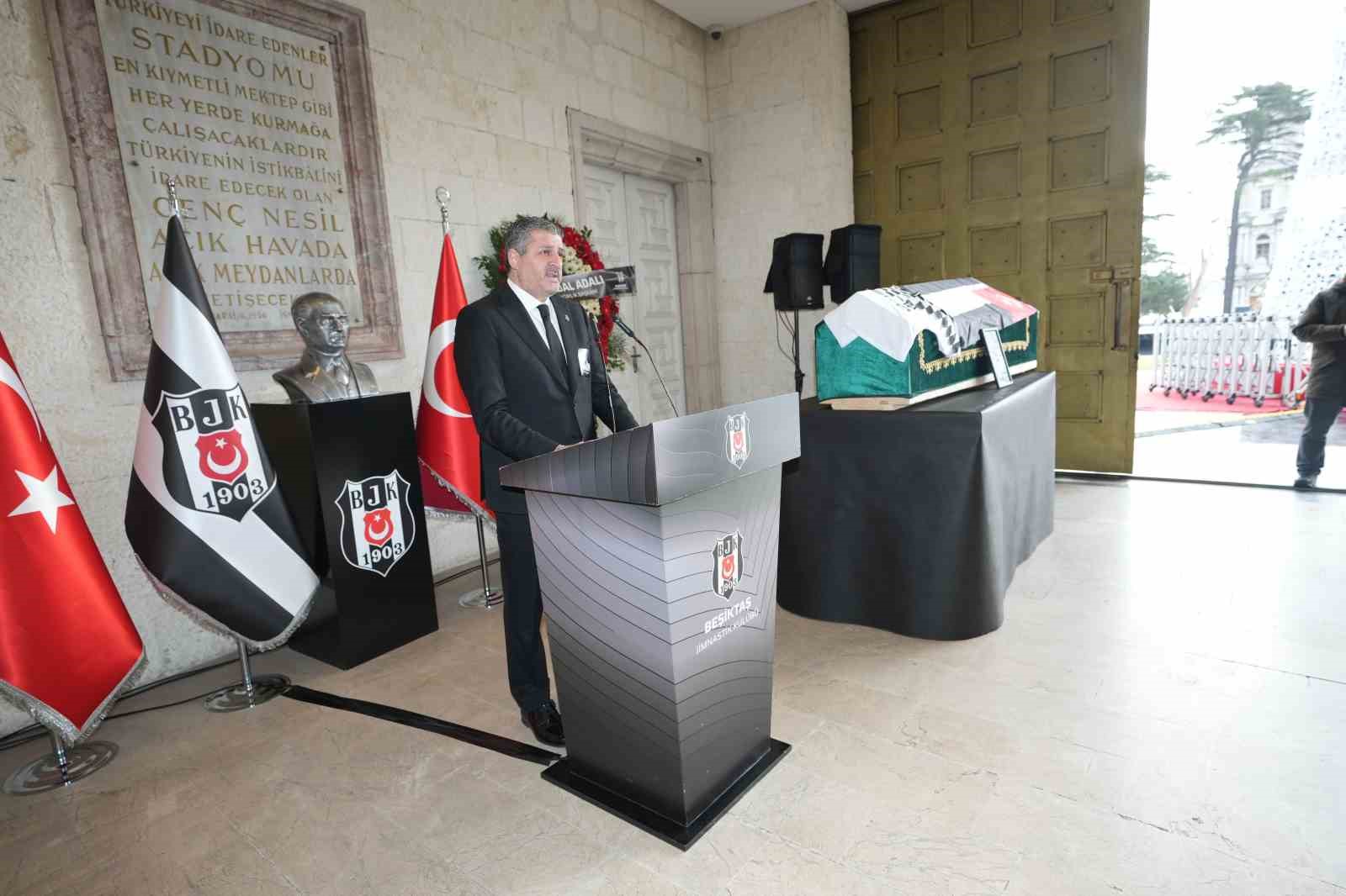 Y&uuml;ksel Ok&ccedil;uoğlu i&ccedil;in T&uuml;praş Stadyumu&rsquo;nda t&ouml;ren d&uuml;zenlendi
