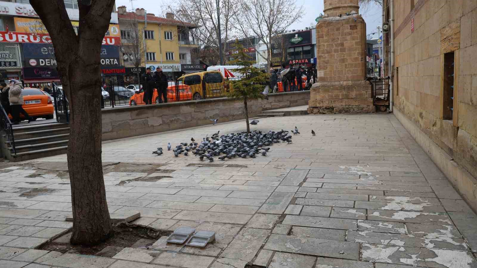 Kırşehir’de tarihi Kapucu Camii güvercinlerin yuvası oldu