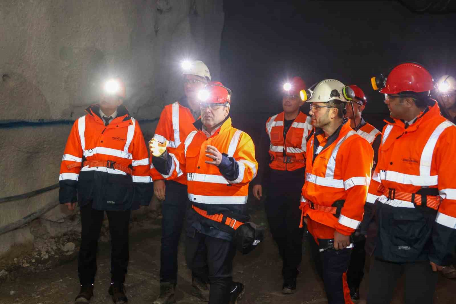 Vali S&ouml;zer, altın madeninde inceleme yaptı
