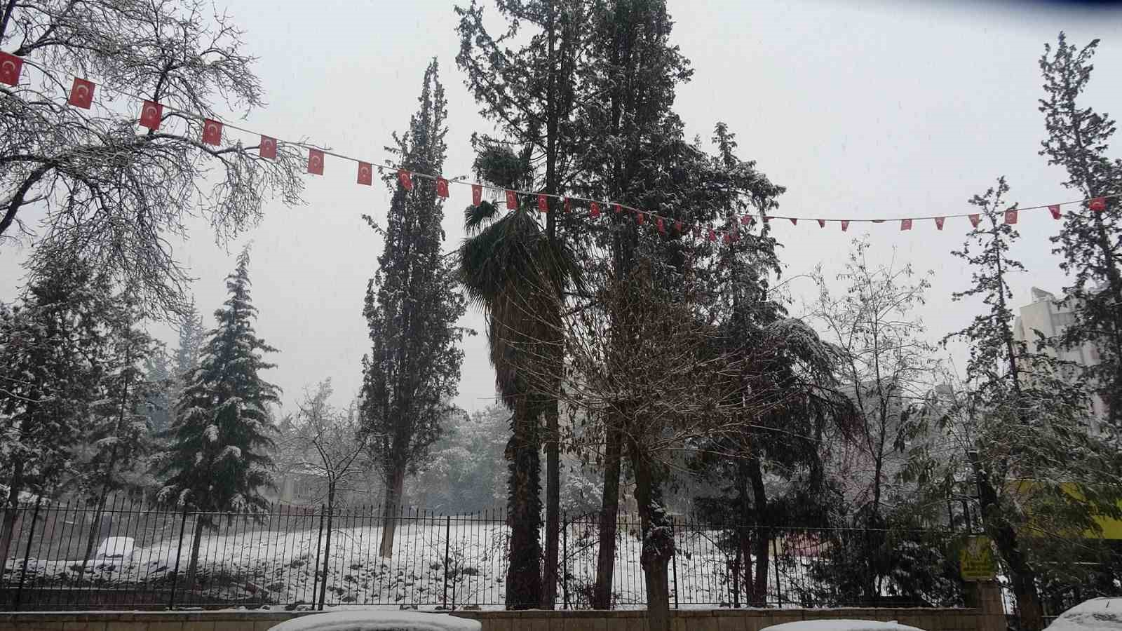 Kilis’e kar yağışı etkili oluyor