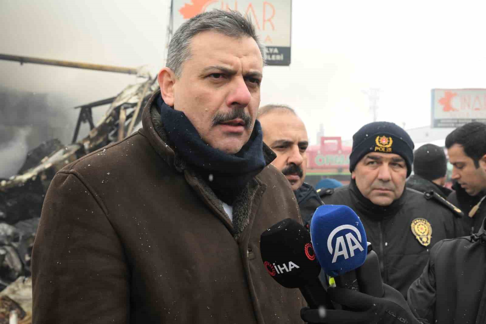 Erzurum Valisi Mustafa &Ccedil;ift&ccedil;i&rsquo;den yangın a&ccedil;ıklaması: "Allah milletimize b&ouml;yle acılar yaşatmasın"
