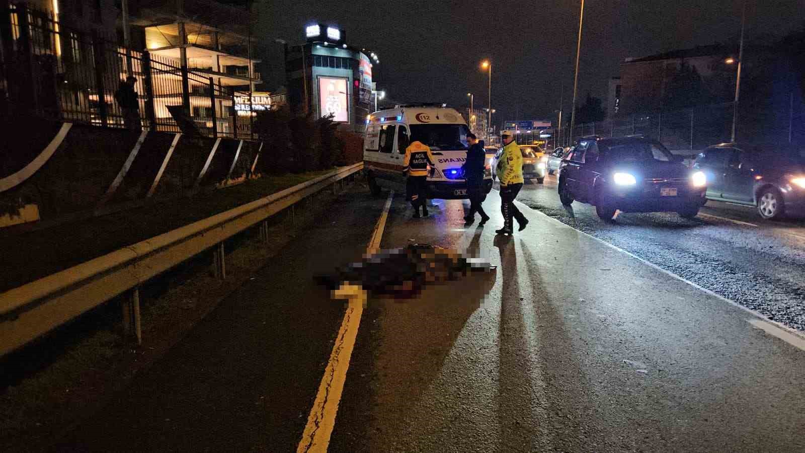 Şişli&rsquo;de bariyerlere &ccedil;arpan motosikletli feci şekilde hayatını kaybetti
