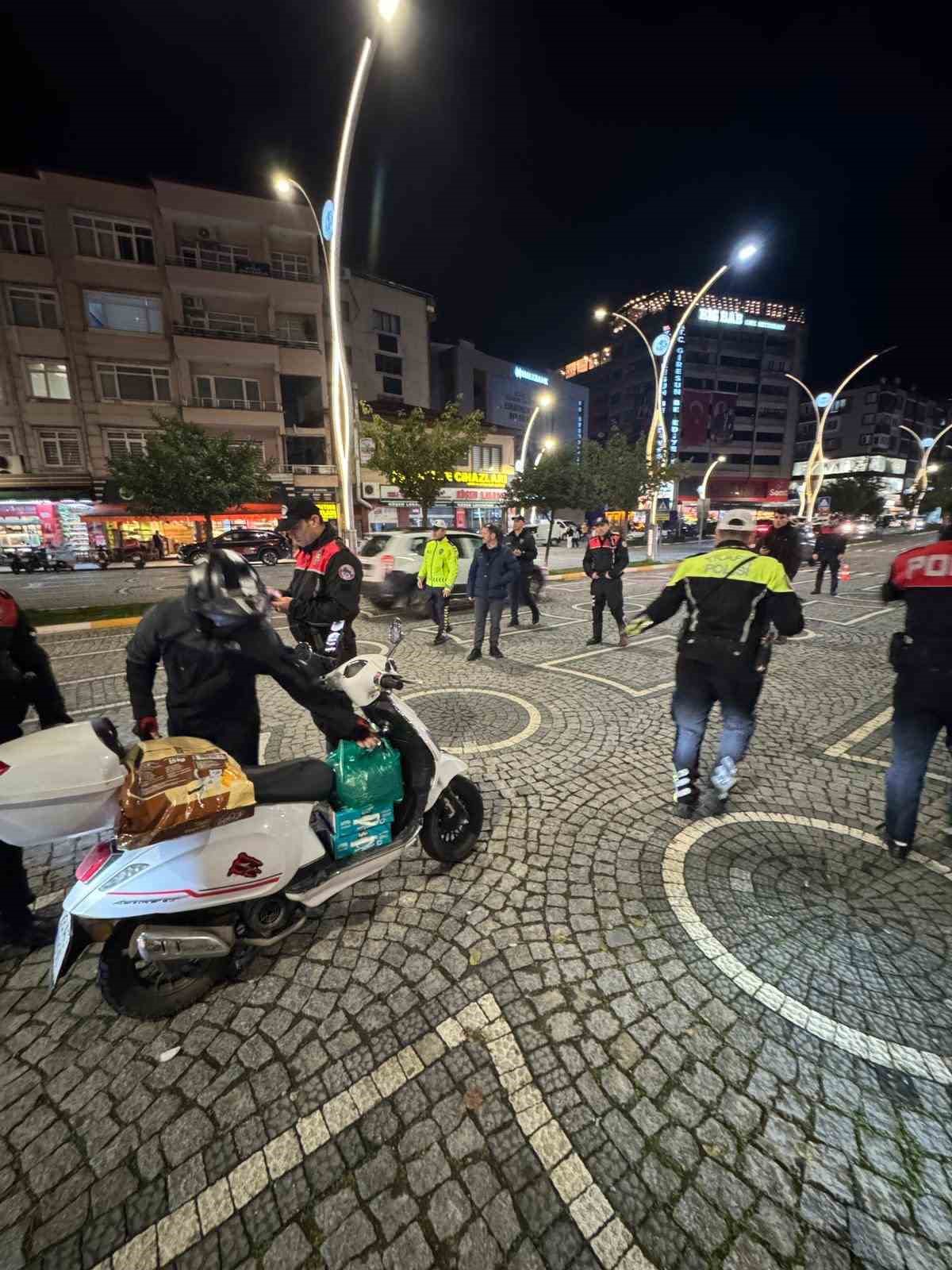 Giresun Emniyet M&uuml;d&uuml;rl&uuml;ğ&uuml;&rsquo;nden umuma a&ccedil;ık alanlarda sıkı denetim
