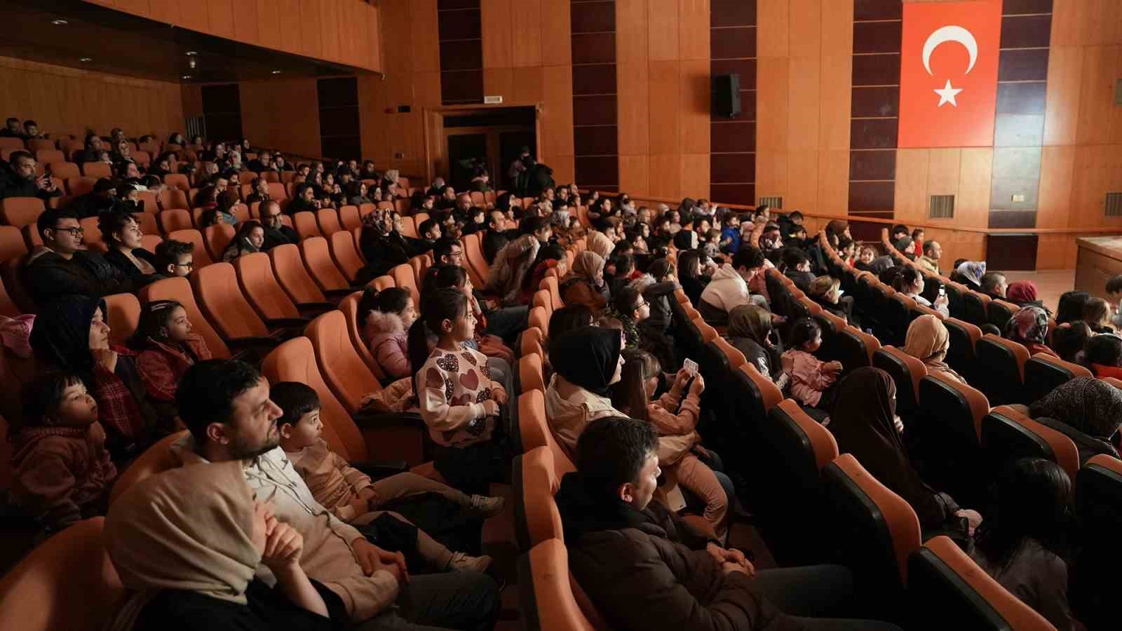 Kahramanmaraş&rsquo;ta &ccedil;ocuklara &ouml;zel tiyatro
