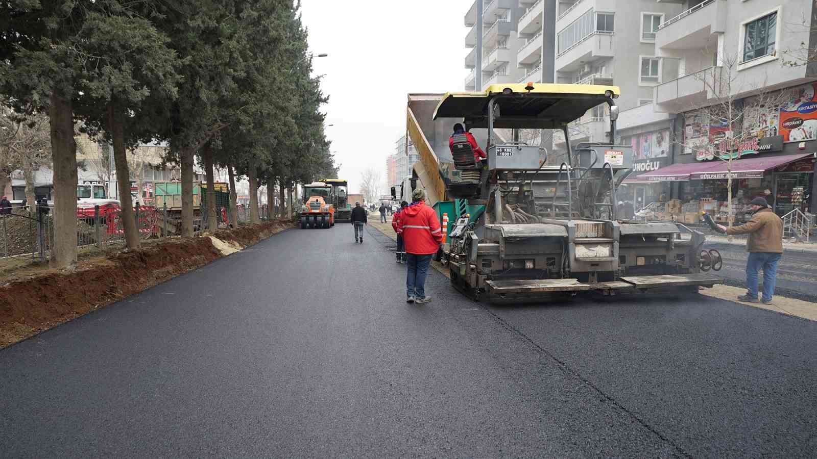 Kahramanmaraş&rsquo;ta Azerbaycan Bulvarı&rsquo;na asfalt &ccedil;alışması
