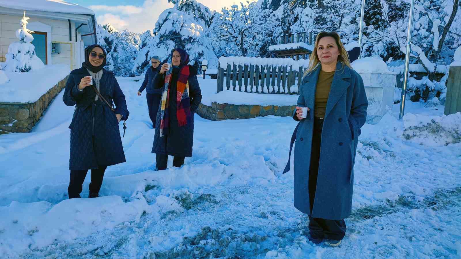 T&uuml;rkiye&rsquo;nin ilk Milli Parkı &Ccedil;amlık&rsquo;ta kar manzarası havadan g&ouml;r&uuml;nt&uuml;lendi
