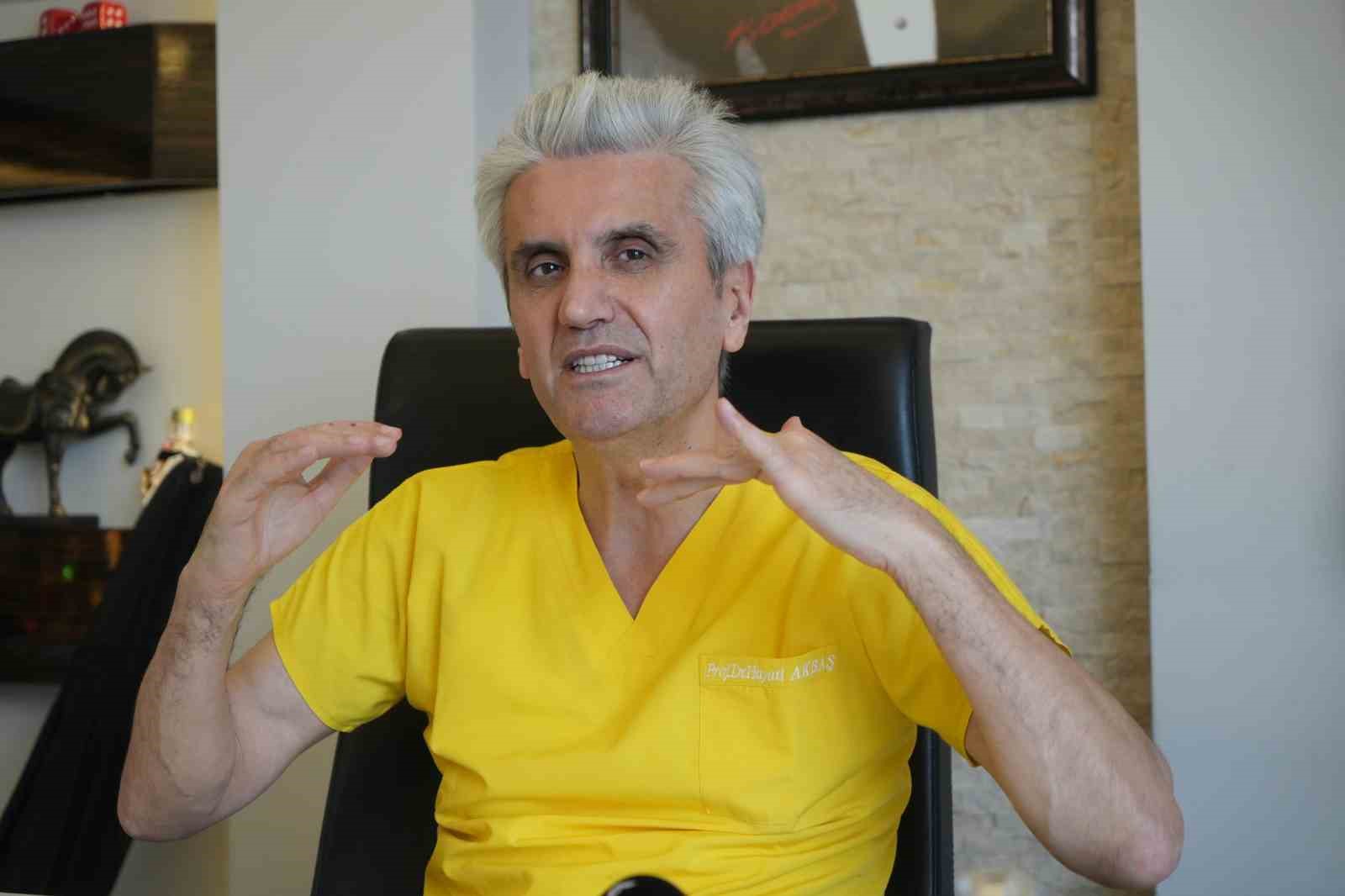 Ünlü estetikçi açıkladı: "Yüz germe ameliyatı sonrası PRP, mezoterapi ve lazer uygulamaları önem taşıyor"