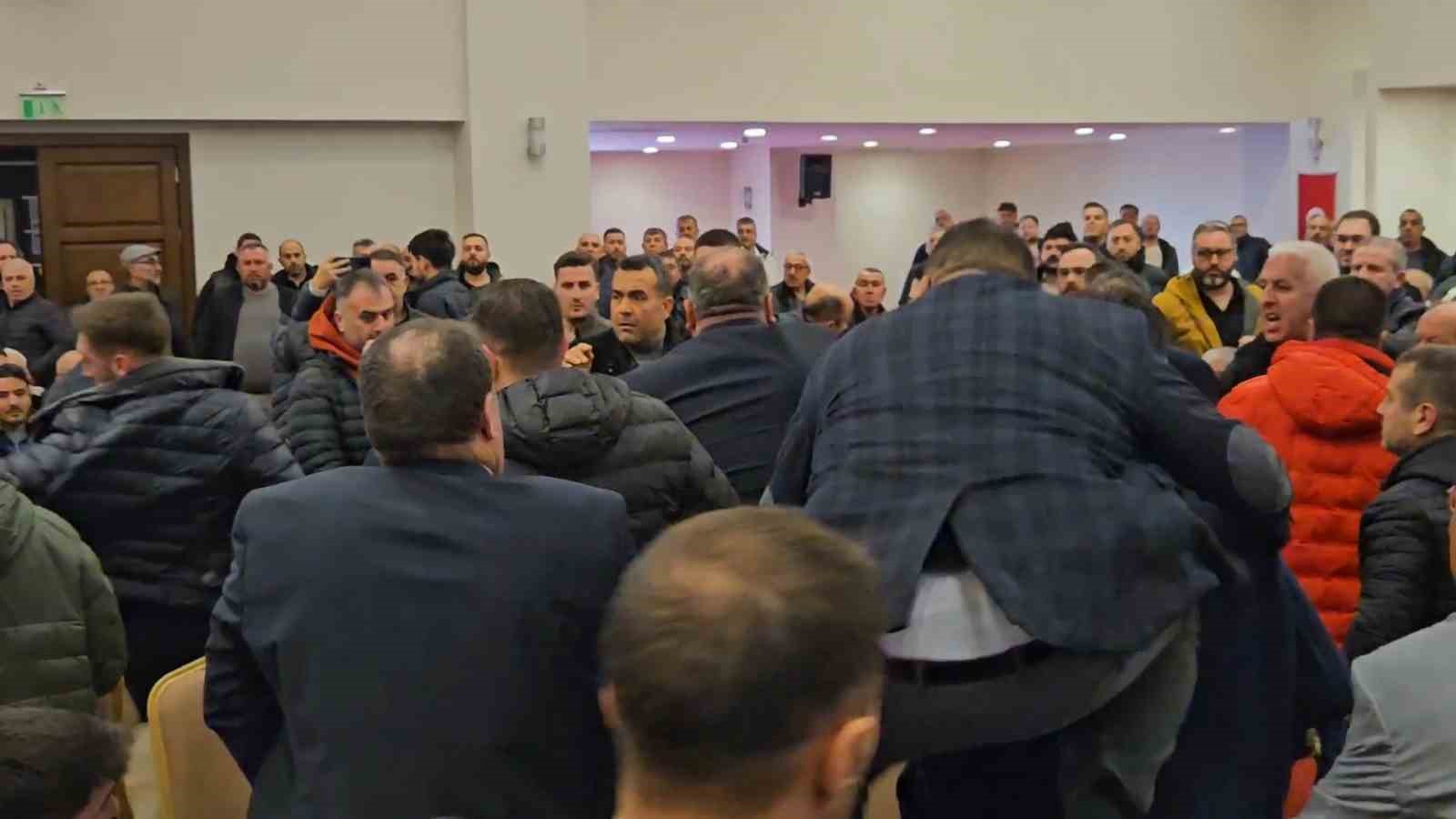 Eirne Şof&ouml;rler Odası se&ccedil;imlerinde gerginlik: Yumruklar konuştu
