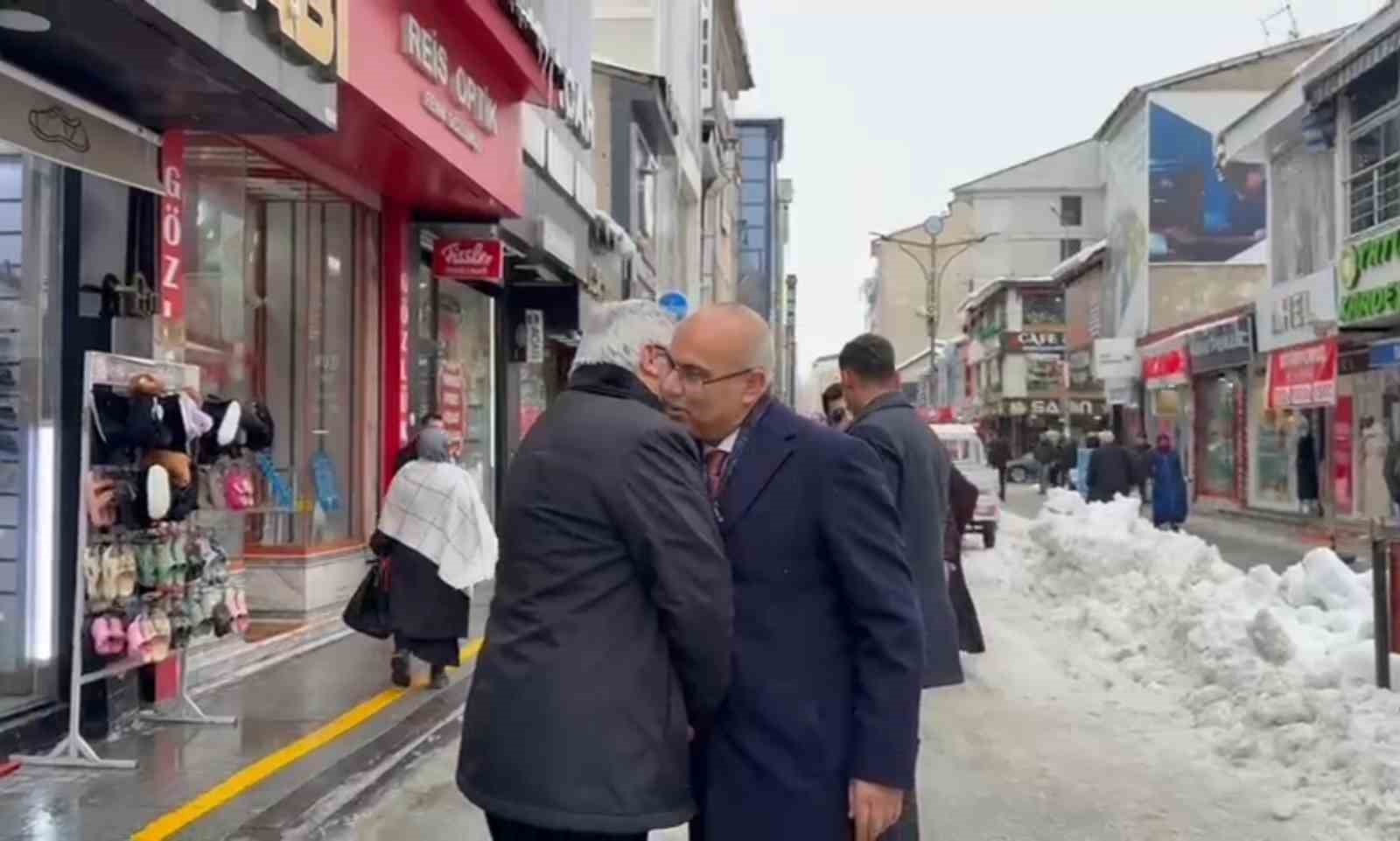 Ağrı&rsquo;da Vali Ko&ccedil;&rsquo;un vedasında duygusal anlar
