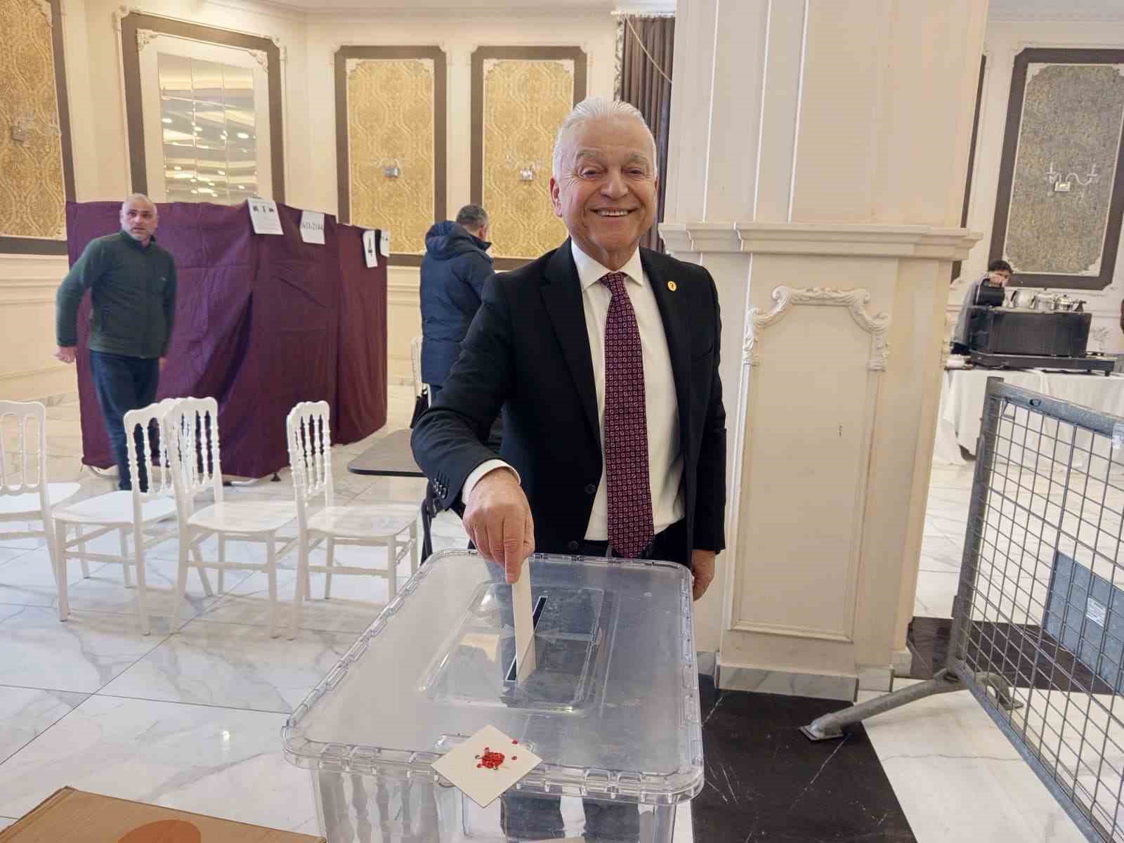 &Ccedil;aycuma Esnaf ve Sanatkarlar Odası Başkanlığı&rsquo;nın 33. Olağan Kongresi tamamlandı
