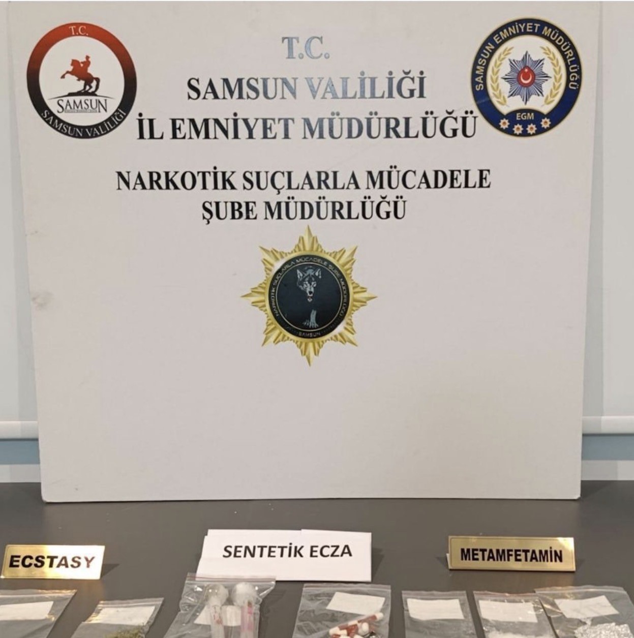 Samsun&rsquo;da d&ouml;rt il&ccedil;ede uyuşturucu operasyonu: 5 g&ouml;zaltı
