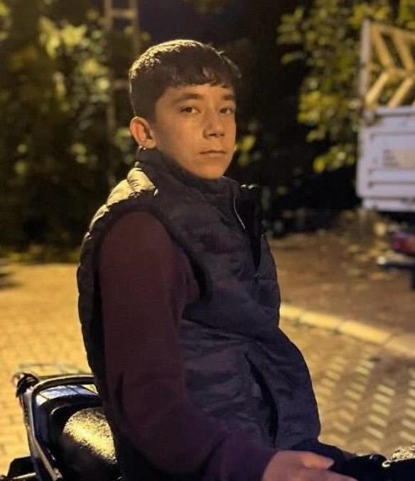 Otomobil u&ccedil;uruma yuvarlandı, &ccedil;ocuk s&uuml;r&uuml;c&uuml; hayatını kaybetti
