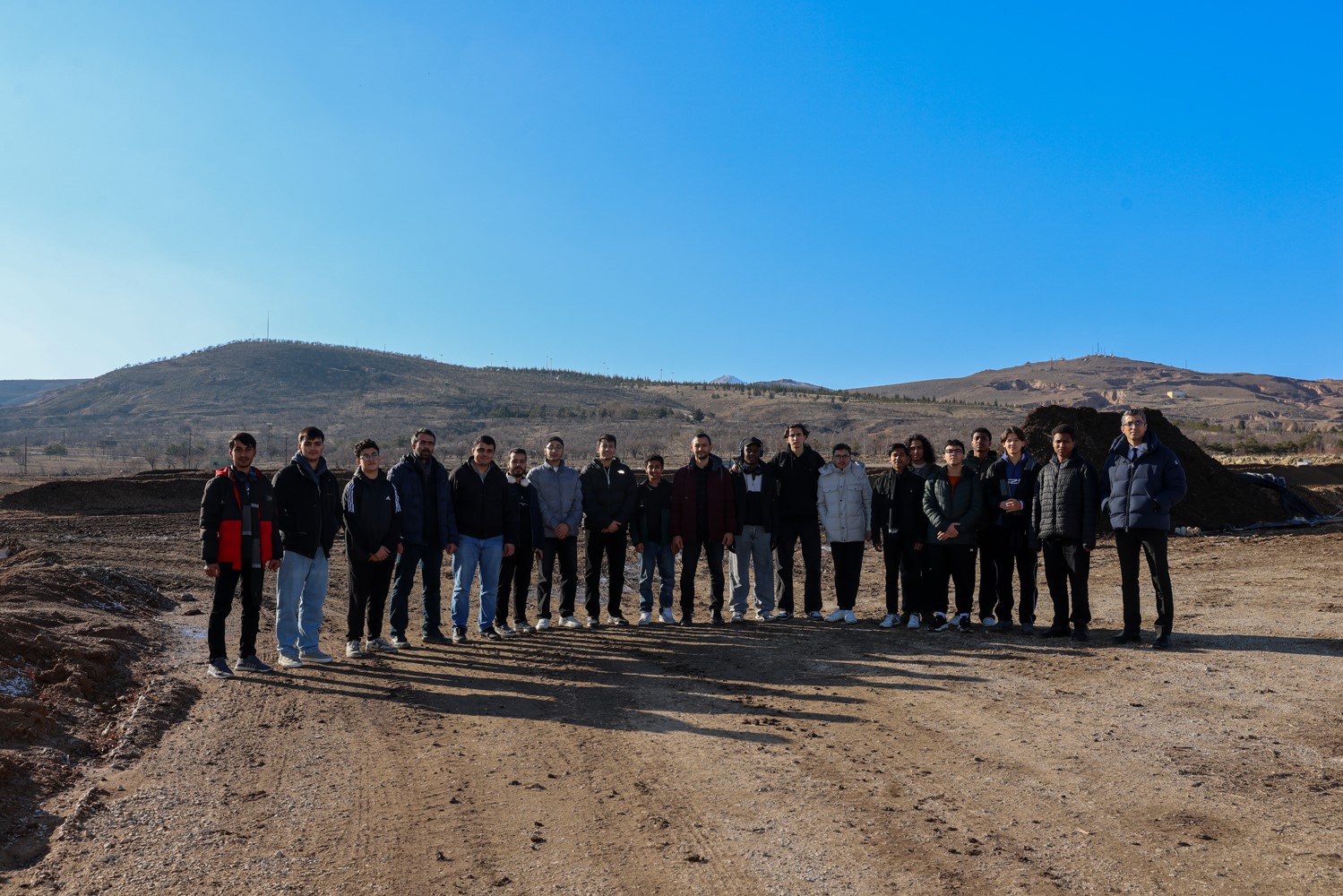 Sel&ccedil;uklu Belediyesi kompost &uuml;retim tesisi &ouml;ğrencilere anlatıldı
