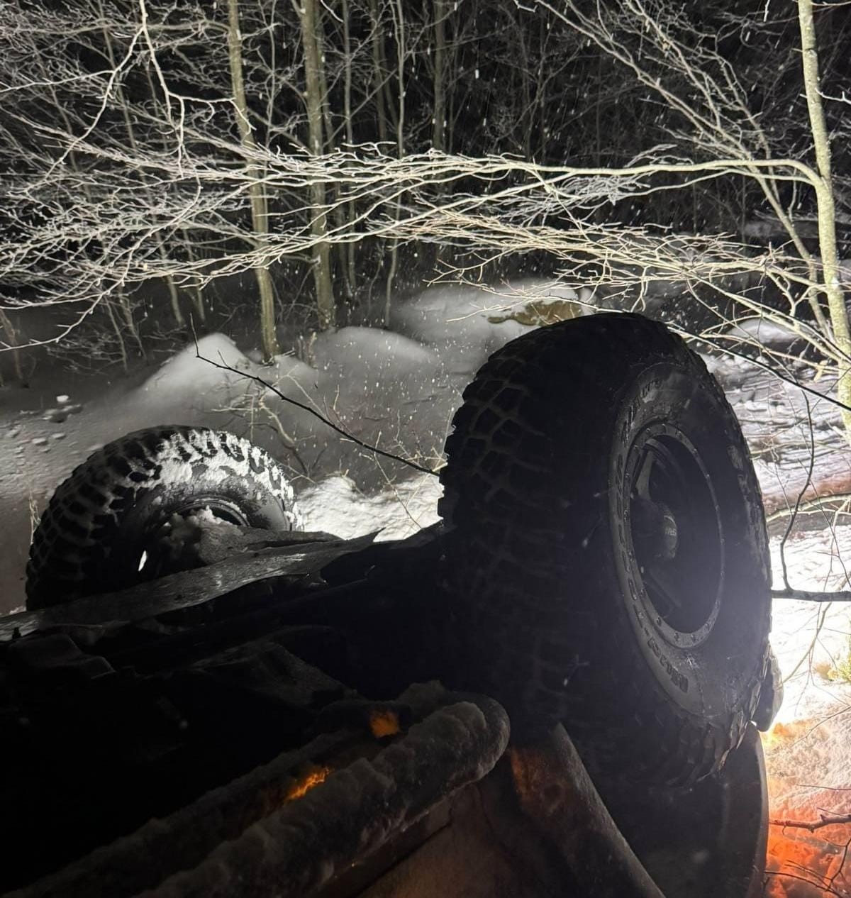 Kar yağışı kazaya neden oldu, İnegöl’de cip uçuruma yuvarlandı: 5 yaralı