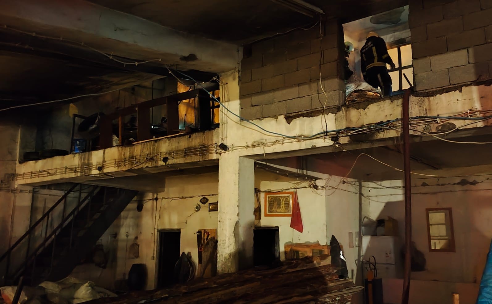 Erciş&rsquo;te iş yeri yangını
