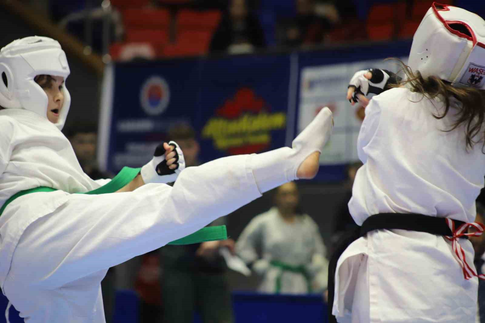 T&uuml;rkiye Kyokushin Karate Şampiyonası, Karab&uuml;k&rsquo;te sona erdi
