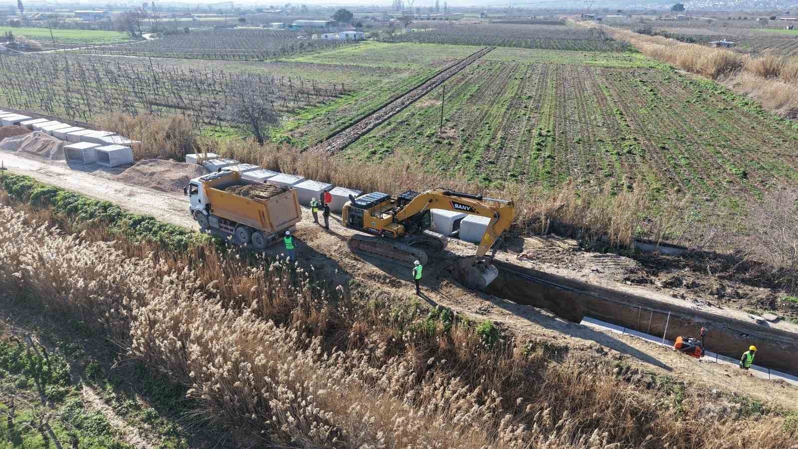 Manisa B&uuml;y&uuml;kşehir Belediyesi ve MASKİ t&uuml;m g&uuml;c&uuml;yle sahada
