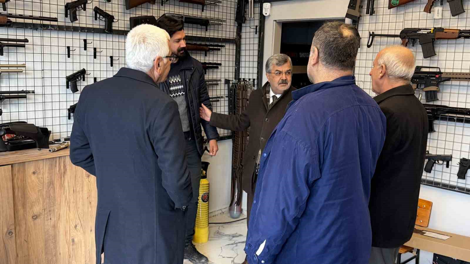 Başkan Ekrem &Ccedil;adır, esnaflarla bir araya geldi
