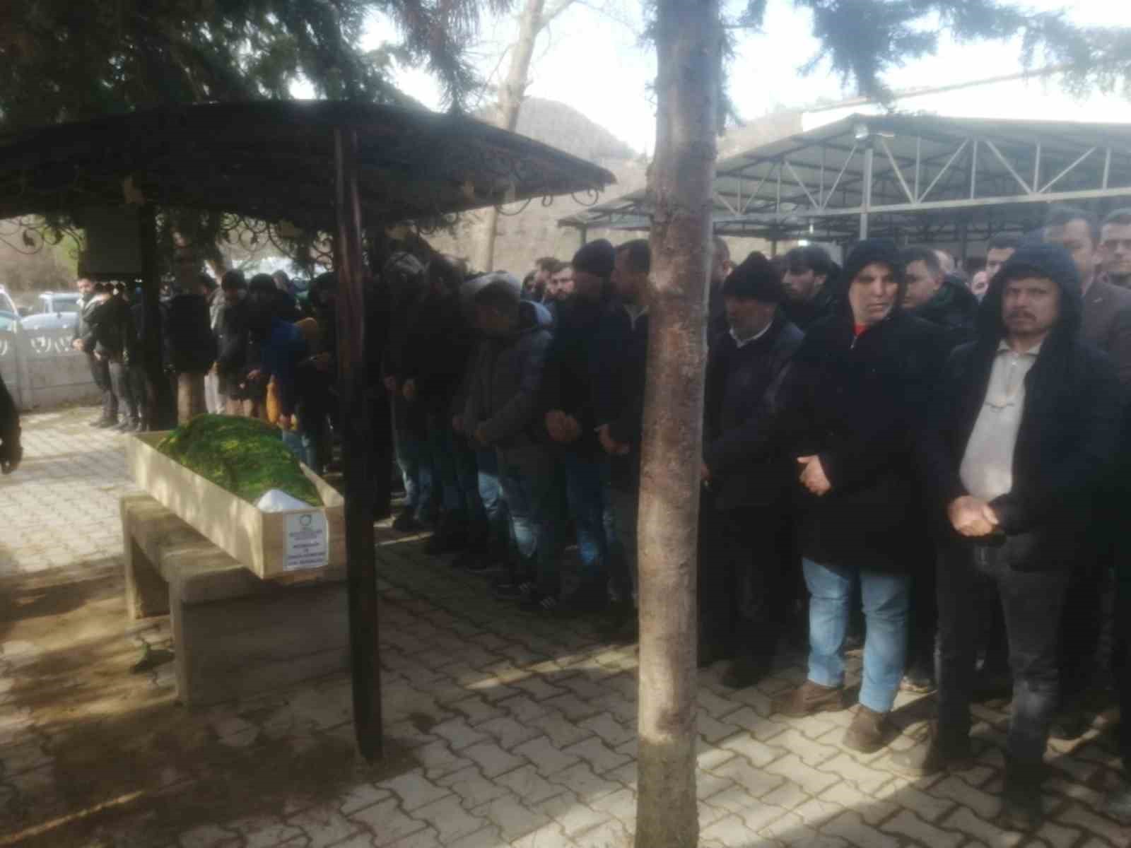 Ordu’da oto bakım servisinde ölü bulunan 2 genç toprağa verildi