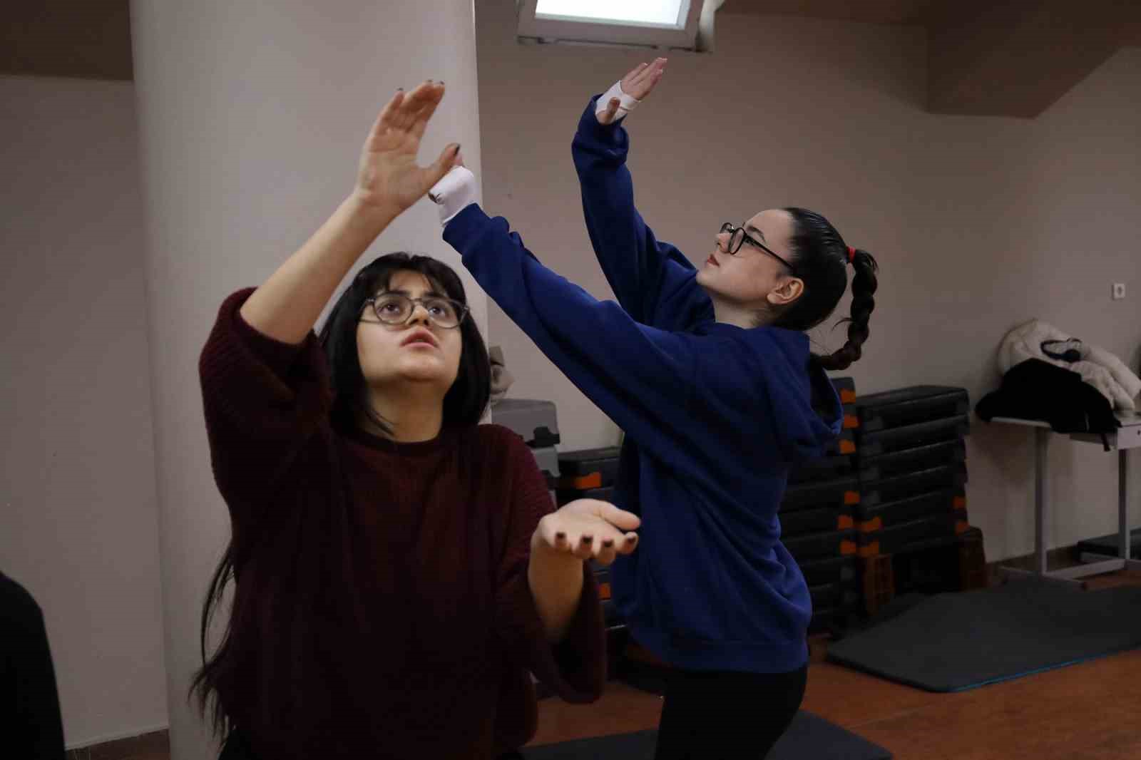 Sakarya&rsquo;nın gen&ccedil; yetenekleri sahneye hazırlanıyor
