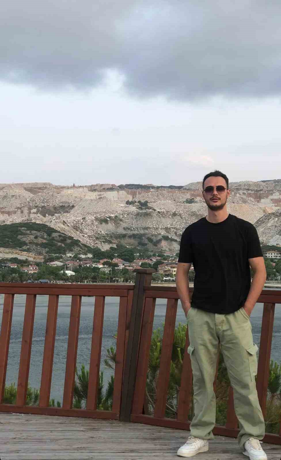 Karam&uuml;rsel&rsquo;de feci kaza: 20 yaşındaki gen&ccedil; hayatını kaybetti
