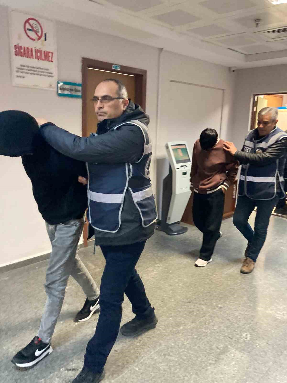 Akşehir&rsquo;de &ccedil;aldıkları motosikleti par&ccedil;alarken yakalanan 2 kişi tutuklandı
