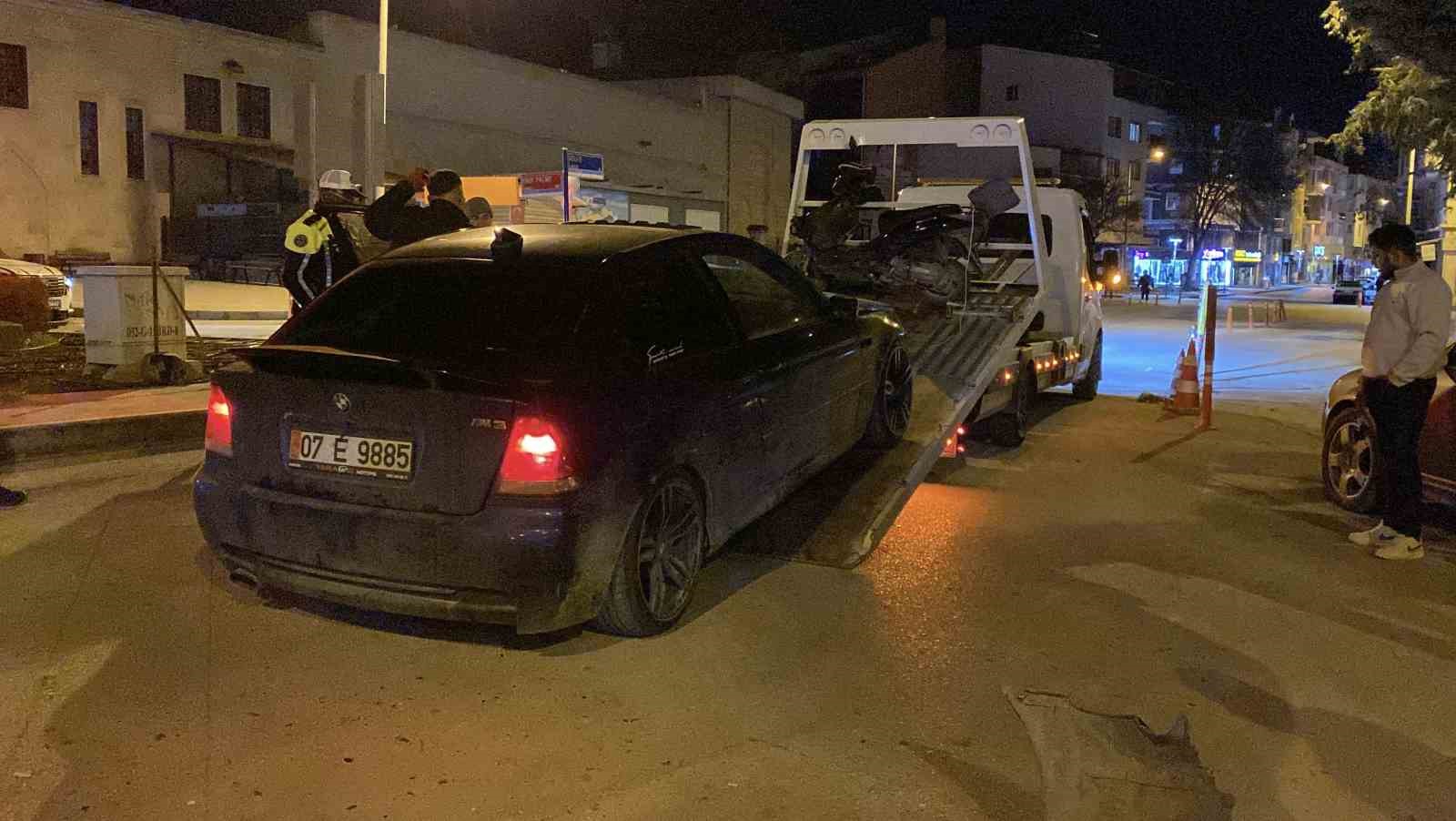 Kazaya karışan alkoll&uuml; s&uuml;r&uuml;c&uuml;n&uuml;n kayıp ehliyet beyanı, cezayı duyunca uzun s&uuml;rmedi
