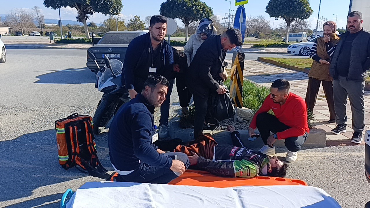 Manavgat&rsquo;ta devrilen morosiklet s&uuml;r&uuml;c&uuml;s&uuml; yaralandı
