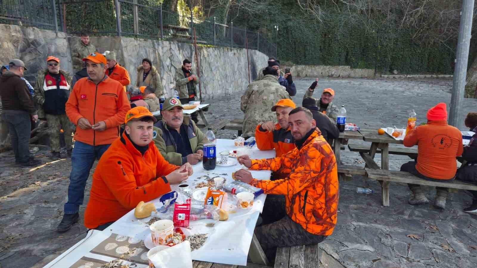 G&uuml;ney&rsquo;de 120 avcı doğada buluştu
