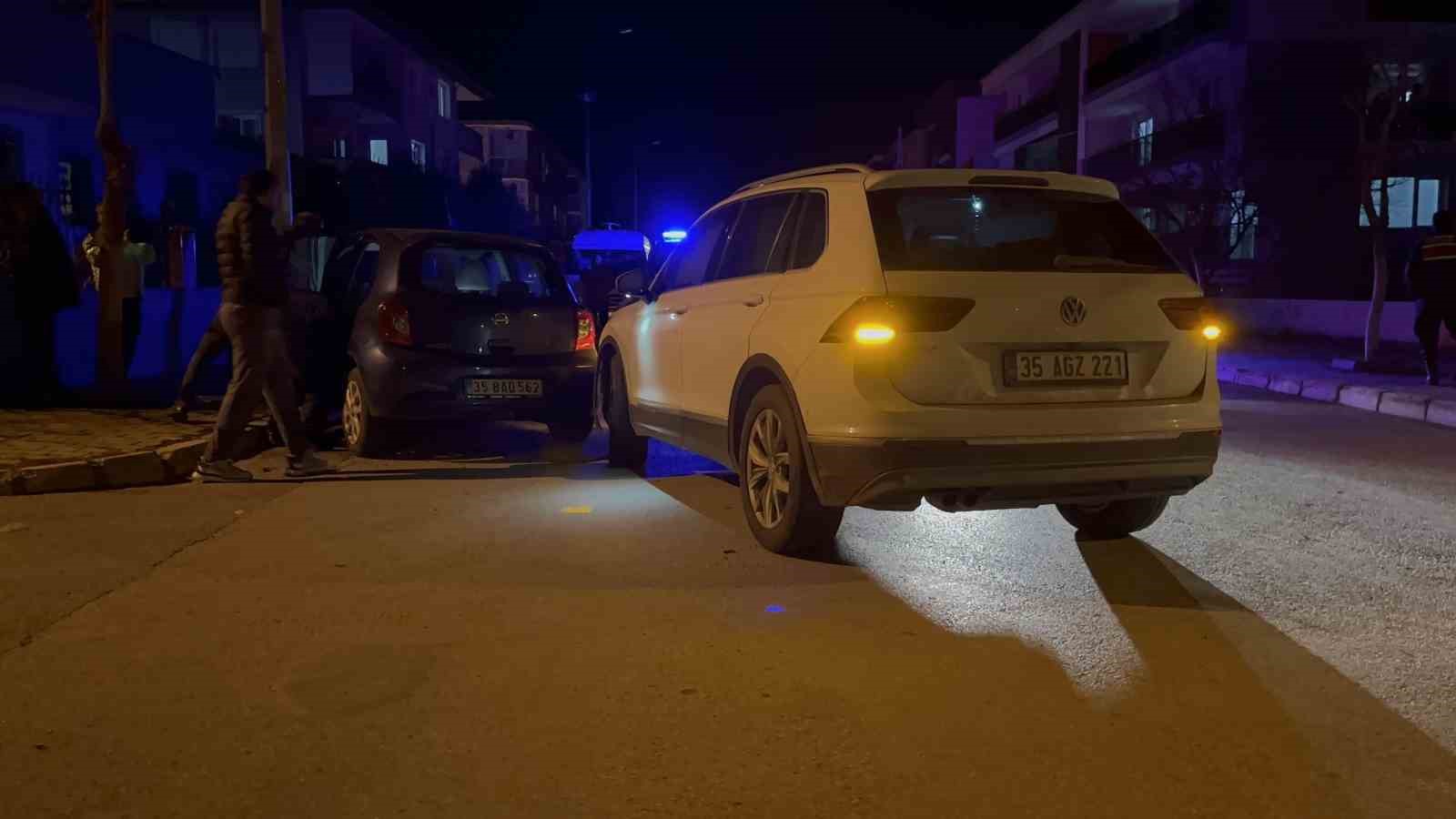 Bayındır&rsquo;da otomobiller &ccedil;arpıştı: 1 yaralı
