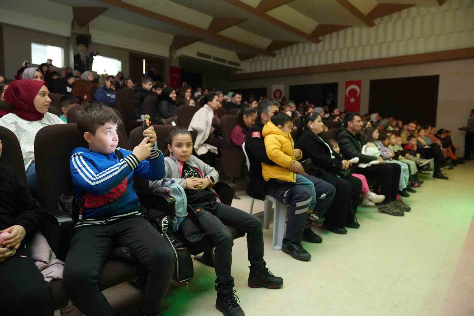 Ke&ccedil;i&ouml;ren Belediyesi&rsquo;nden &ccedil;ocuklara &uuml;cretsiz s&ouml;mestir etkinliği
