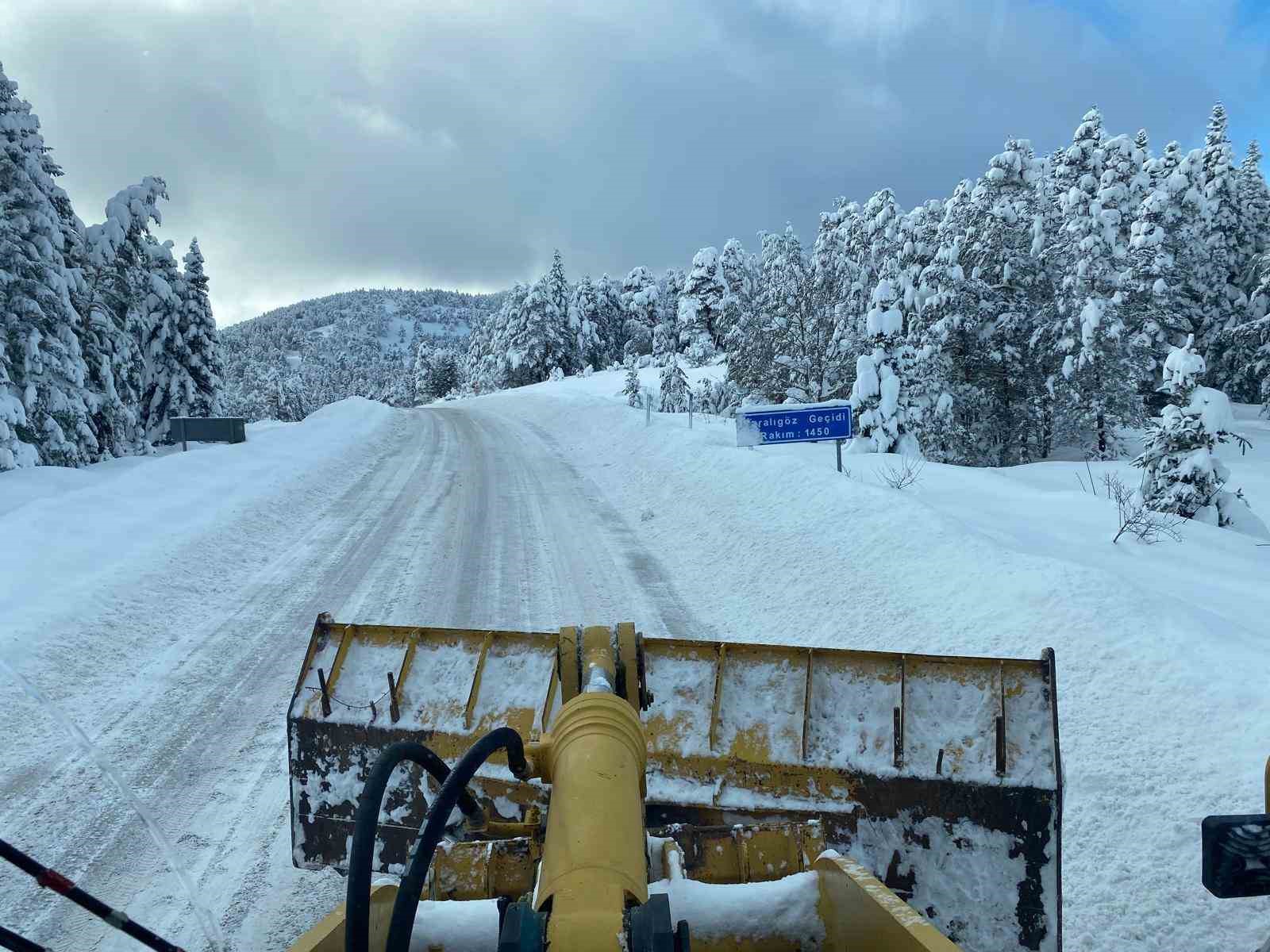 Kastamonu&rsquo;da kar sebebiyle 611 k&ouml;ye ulaşım sağlanamıyor
