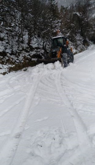 Artvin&rsquo;de kar nedeniyle 18 k&ouml;y yolunda ulaşım sağlanamıyor
