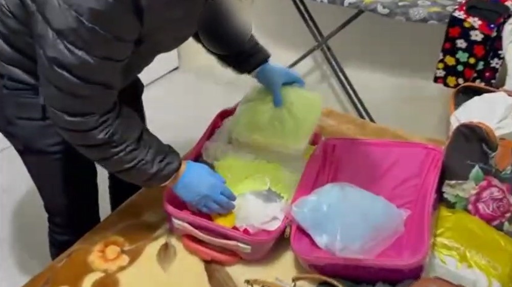 Antalya&rsquo;da 15 bin uyuşturucu hap ele ge&ccedil;ti: 2 şahıs tutuklandı
