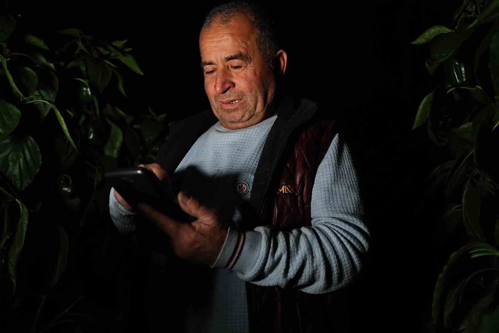 Seralarda dona karşı sıcaklıklar cep telefonundan anlık takip ediliyor