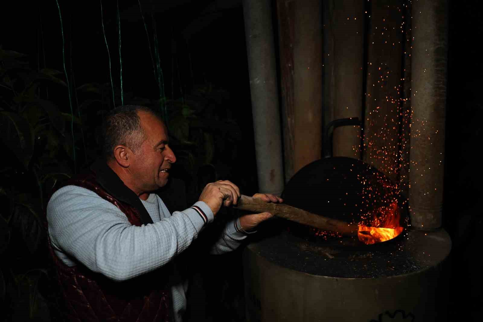 Seralarda dona karşı sıcaklıklar cep telefonundan anlık takip ediliyor
