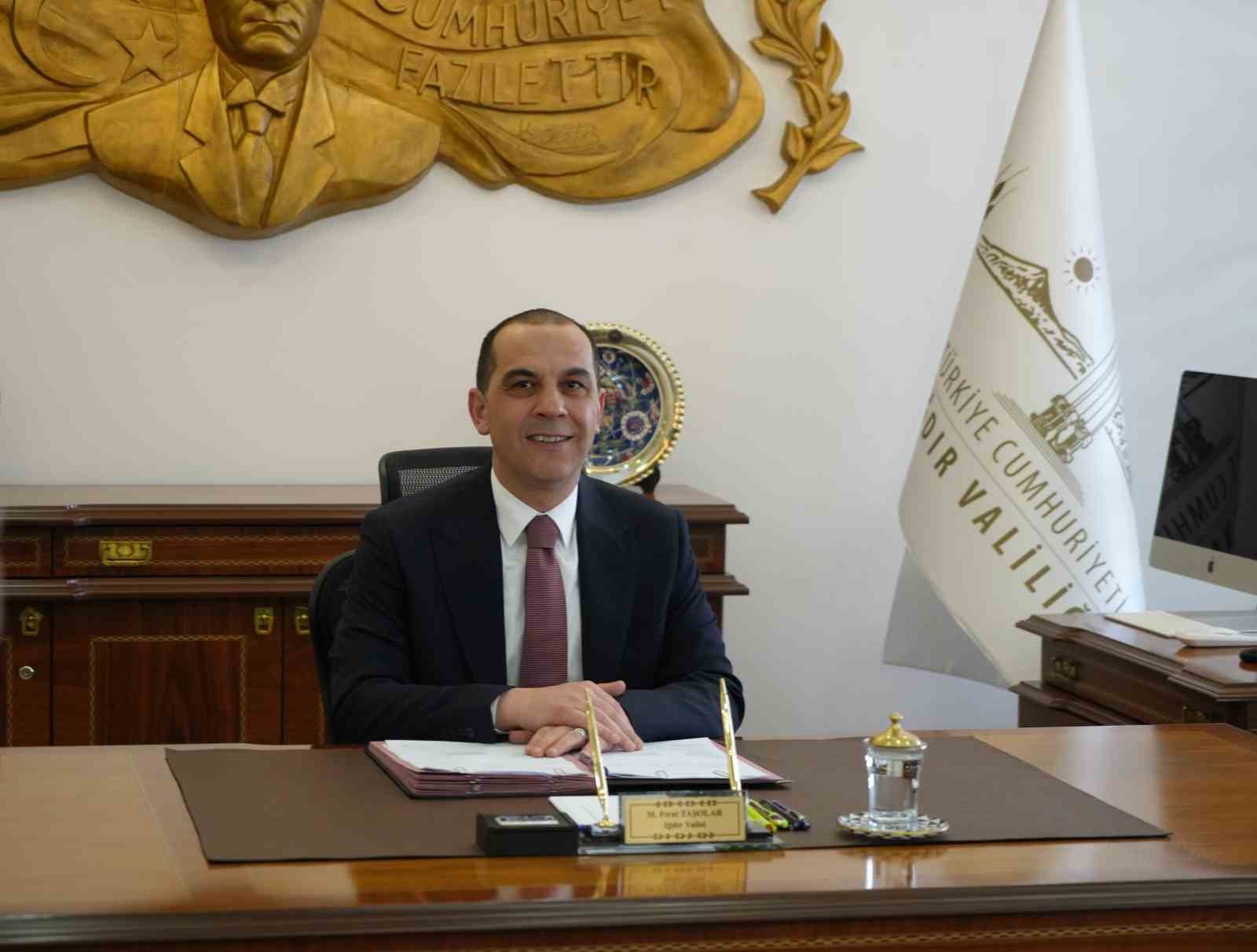 Vali Taşolar, g&ouml;revine başladı
