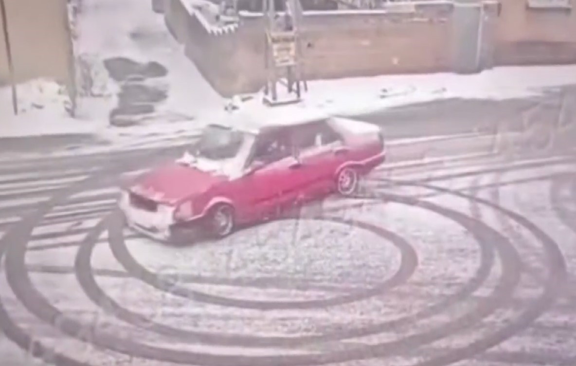 Gaziantep’te drift yaparak tehlike saçan sürücü ve araç sahibine ceza