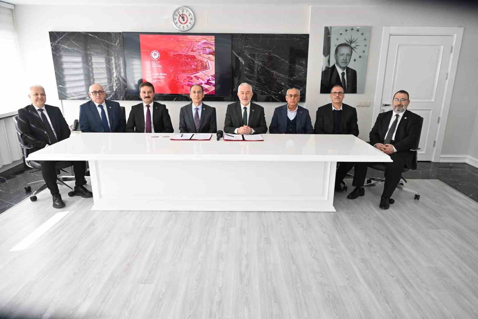 Isparta&rsquo;da 105 yatak kapasiteli Yoğun Bakım &Uuml;nitesi inşaatı SD&Uuml;&rsquo;ye devredildi
