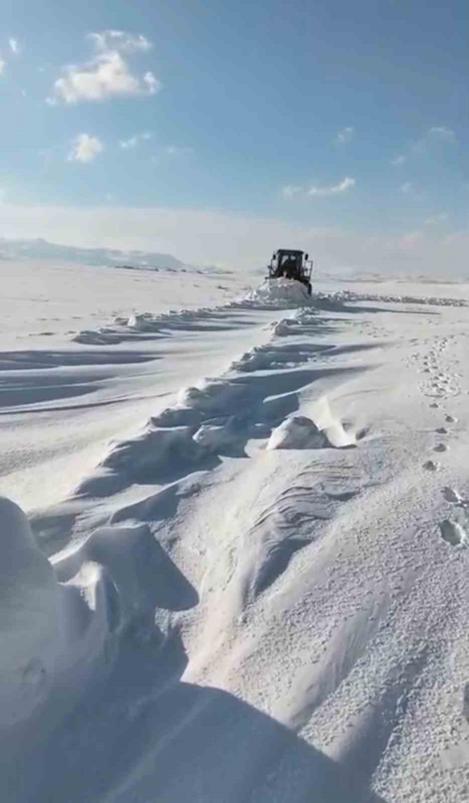 Patnos&rsquo;ta kapanan k&ouml;y yolları yeniden ulaşıma a&ccedil;ılıyor
