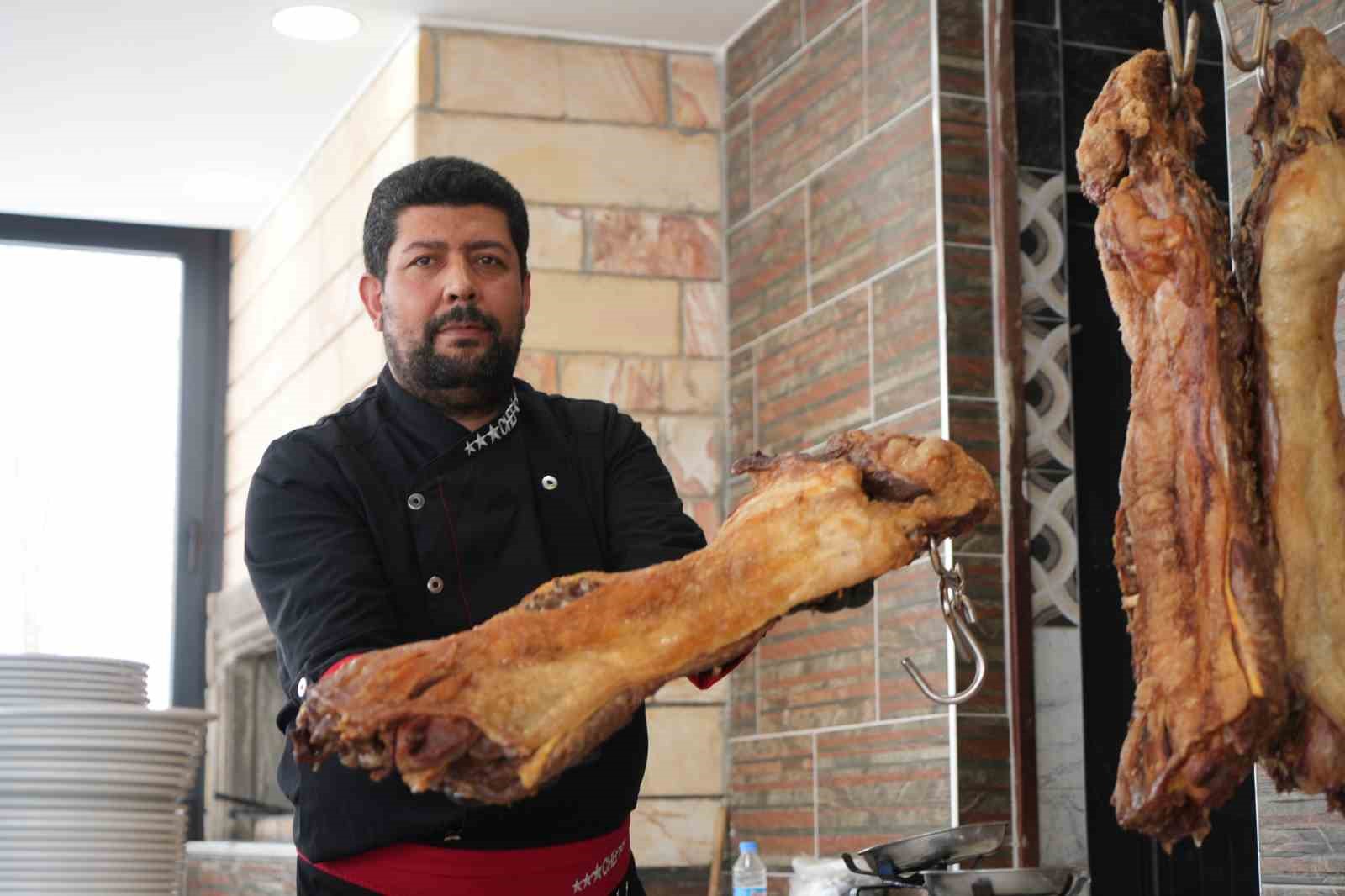 Muş b&uuml;ryanı hem lezzeti hem de besleyici y&ouml;n&uuml;yle &ouml;ne &ccedil;ıkıyor
