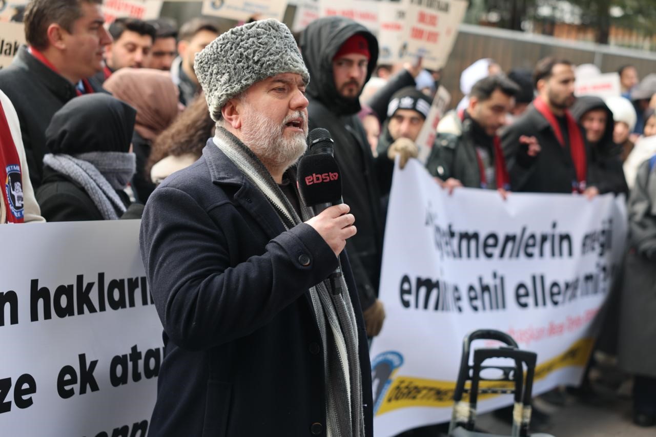 EĞİTİM-BİR-SEN&rsquo;den ek atama bekleyen &ouml;ğretmen adaylarının eylemine destek
