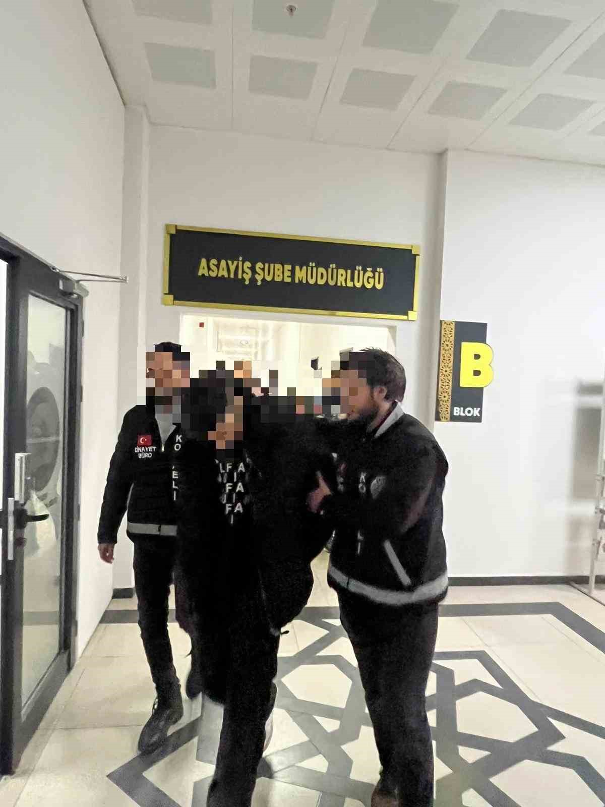 Kebap&ccedil;ı d&uuml;kkanını kurşun yağmuruna tutan 2 kişi tutuklandı
