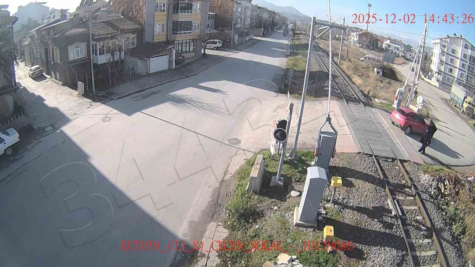 Kütahya’da dikkatsizliğin sebep olduğu kazalar kameraya yansıdı