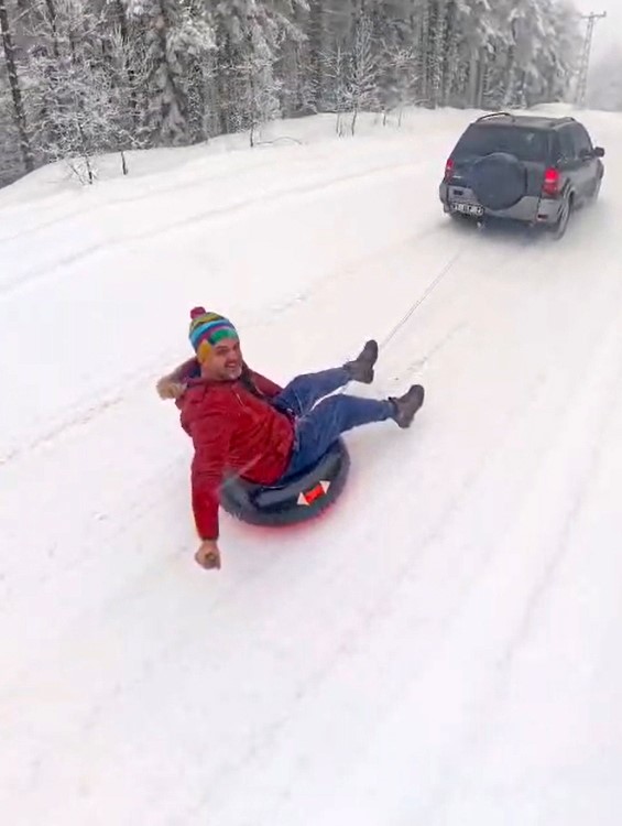 Düzceliler yaylada karın keyfini çıkardı
