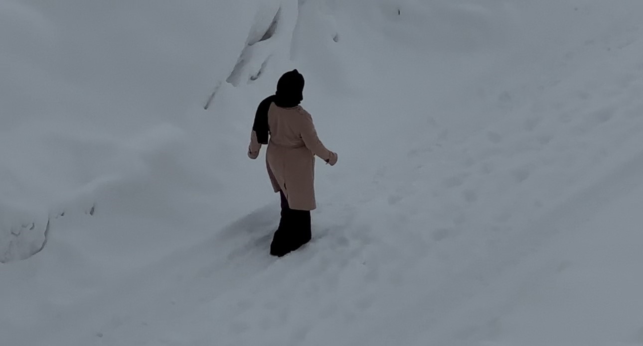 Hakkari&rsquo;de kar yağışı: 229 yerleşim yerinin yolu kapandı
