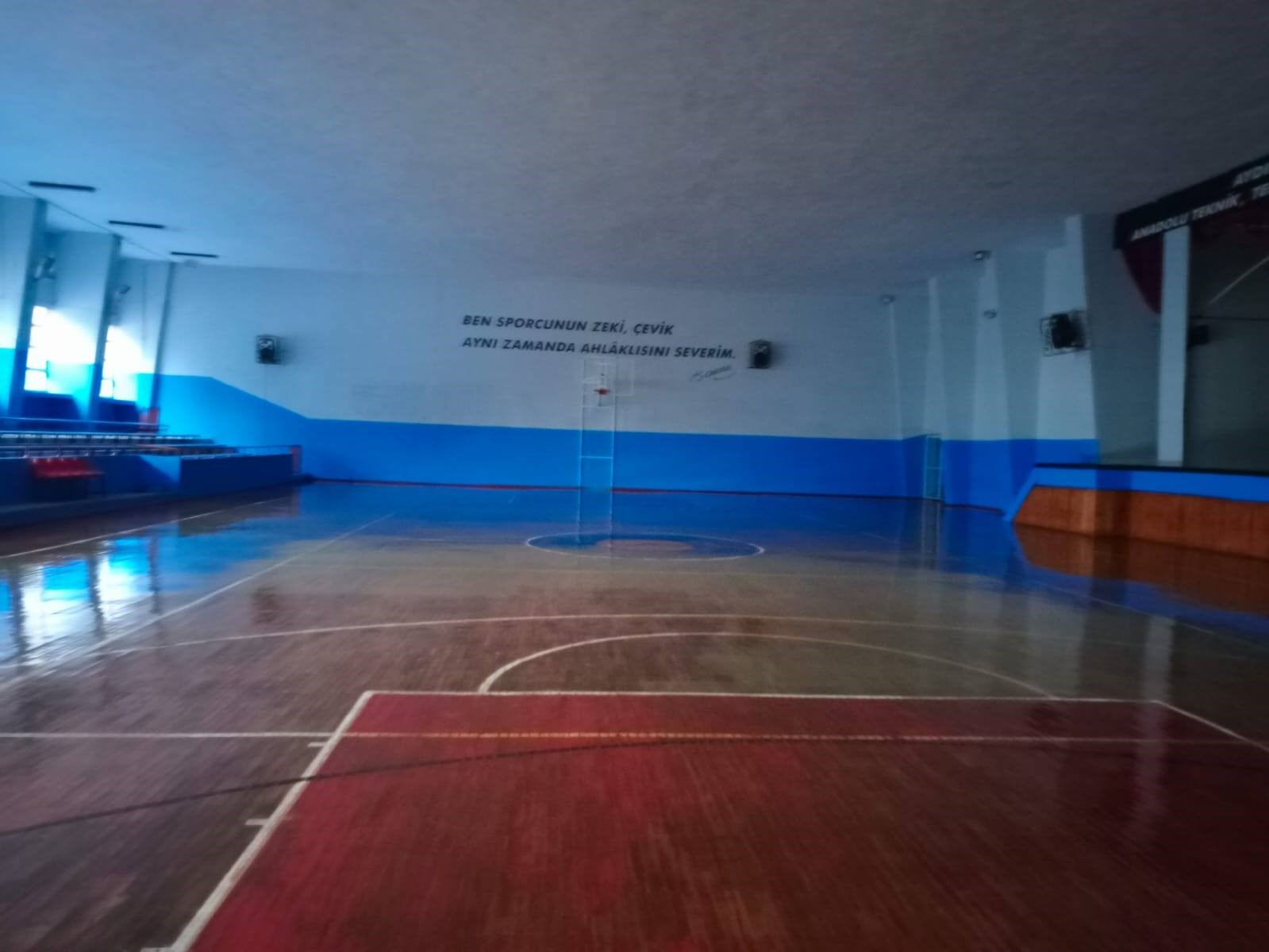 Mimar Sinan MTAL spor salonu yenilendi