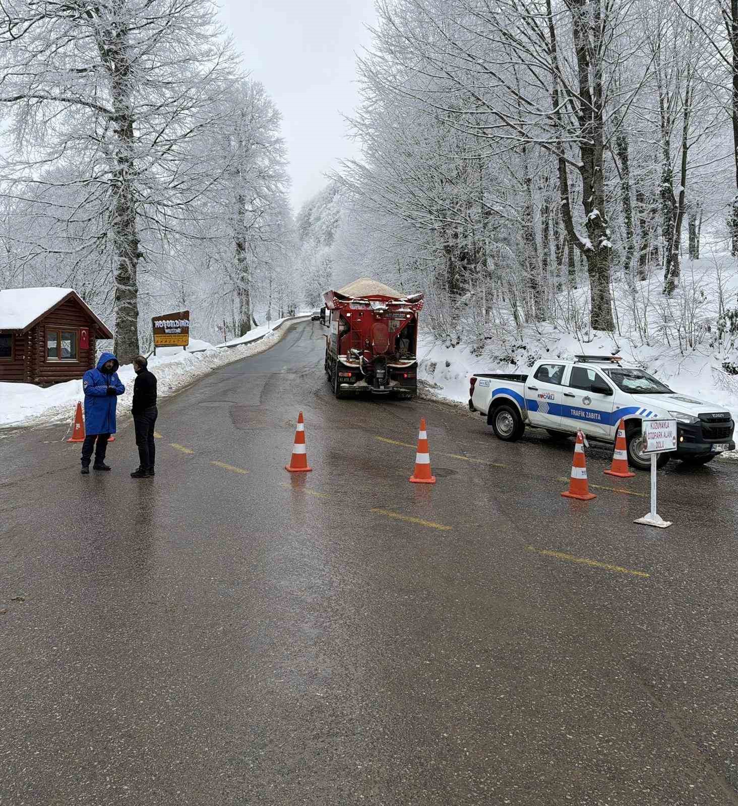 Belediye ekiplerinin kış mesaisi
