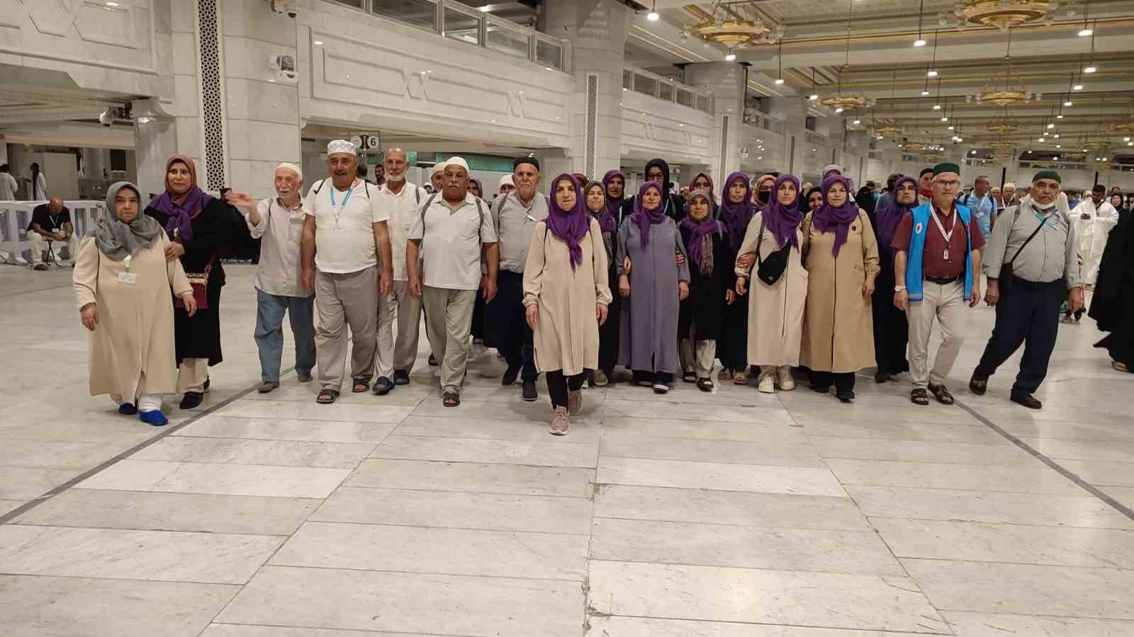 Denizlili umrecilerden K&acirc;be&rsquo;de duygusal veda
