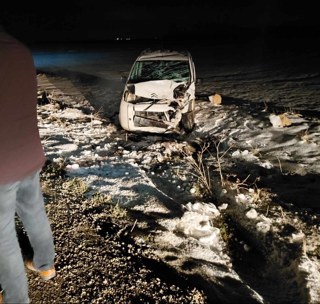 Diyarbakır’da 3 araçlı zincirleme kaza: 2 yaralı